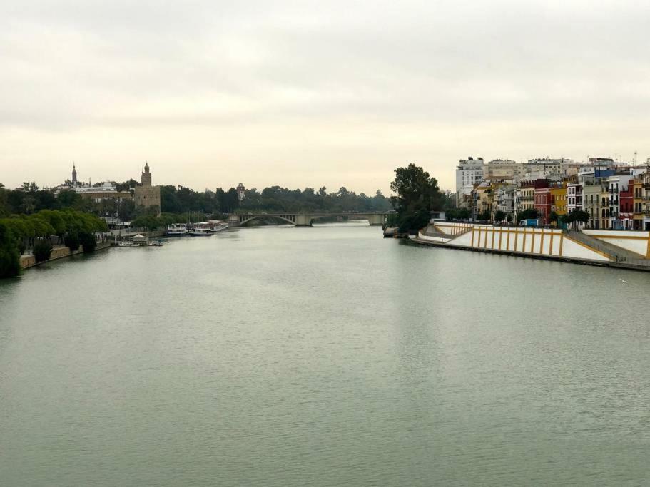 Triana Cerca Del Puente Ξενοδοχείο Σεβίλλη Εξωτερικό φωτογραφία